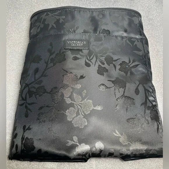 NWT Victoria's Secret Black Floral Duffle Bag - Picture 5 of 6
